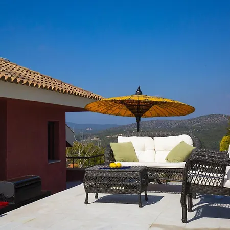 Mora Only Families Villa Tarragona