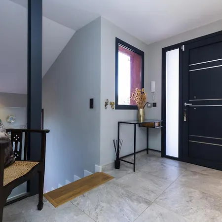 Mora Only Families Villa Tarragona