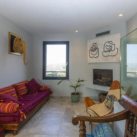 Mora Only Families Villa Tarragona