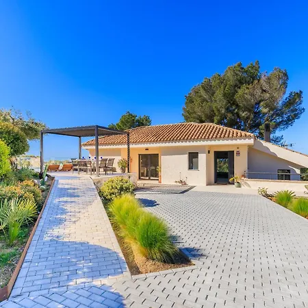 Villa Mora Only Families